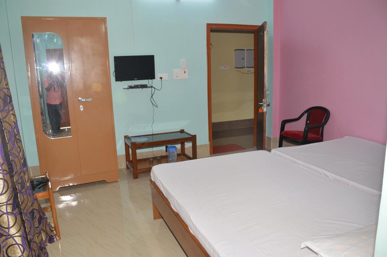 Hotel Kaustav Tezpur Exterior photo